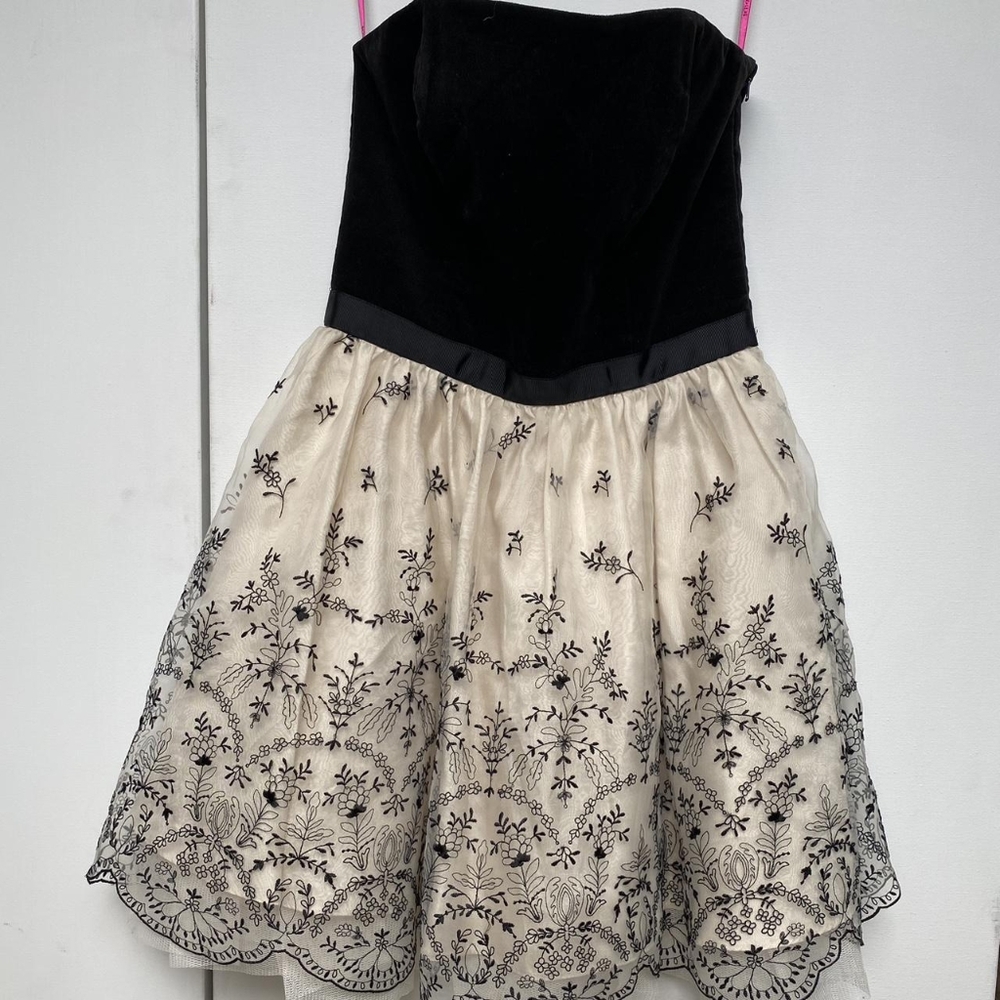 *Vintage Like New* BJ Rosebud Dress